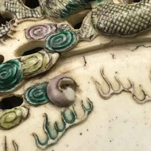 Une pierre à encre en biscuit émaillé vert, Chine, Kangxi — photo 16