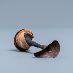 Une pipe à eau en porcelaine de Chine 'Bleu de Hue' pour le Vietnam, 19ème — photo 9