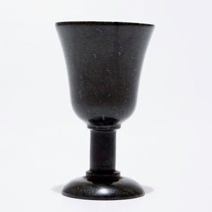 Une pipe à opium en bambou, une coupe en pierre dure et un boucle en argent, Chine, 19/20ème — photo 10