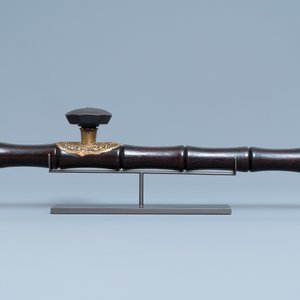 Une pipe à opium en tie li mu, métal paktong et grès de Yixing, Chine, 19ème — photo 2