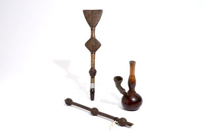 Une pipe et deux bâtons sculptés, Luba et Bakongo, R.D. Congo, 1ère moitié du 20ème