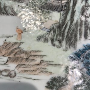 Une plaque à décor d'un paysage en porcelaine de Chine qianjiang cai, 19/20ème — photo 9