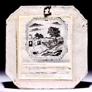 Une plaque de forme carrée en faïence de Delft polychrome petit feu à décor d'un paysage, 18ème — photo 2