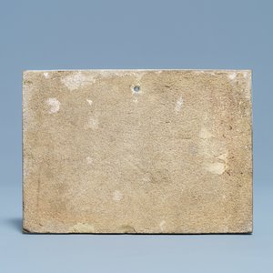 Une plaque de forme rectangulaire en faïence de Delft en manganèse, fin du 18ème — photo 2