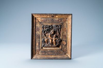 Une plaque en albâtre rehaussé d’or représentant la Vierge et l'Enfant dans un jardin, Malines, marque GNN poss. de Gielis Neins, début du 17ème