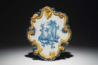 Une plaque en faïence de Delft à technique mixte au sujet pastoral, 18ème