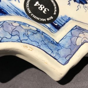 Une plaque en faïence de Delft bleu et blanc à décor chinoiserie avec un éléphant, 18ème — photo 12