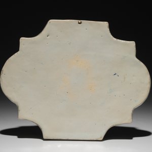 Une plaque en faïence de Delft bleu et blanc à décor chinoiserie avec un éléphant, 18ème — photo 2