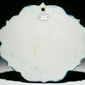 Une plaque en faïence de Delft bleu et blanc à décor de chinoiserie, 1ère moitié du 18ème — photo 2