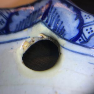 Une plaque en faïence de Delft bleu et blanc à décor de chinoiserie, 1ère moitié du 18ème — photo 7