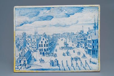 Une plaque en faïence de Delft bleu et blanc à décor d'une vue de Nuremberg, 18ème