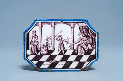 Une plaque en faïence de Delft en manganèse à décor du 'Jugement de Solomon', fin du 18ème