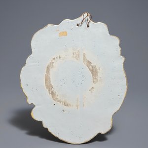 Une plaque en faïence polychrome de Delft à décor d'Adam et Eve, 18ème — photo 2