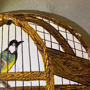 Une plaque en forme de cage à oiseaux en faïence de Delft polychrome, datée 1773 — photo 10