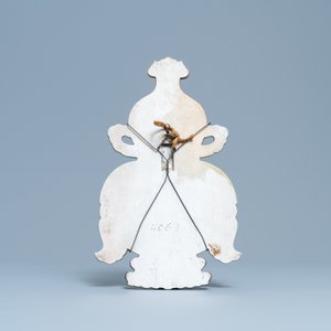 Une plaque en forme de gourde en porcelaine de Chine rouge de fer et doré, 19ème — photo 2