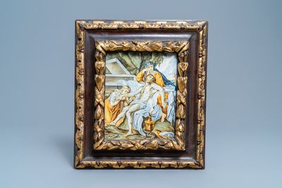 Une plaque en majolique italienne à décor religieux, Castelli, 18ème