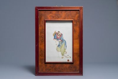 Une plaque en porcelaine de Chine famille rose à décor de Li Tieguai, 19/20ème