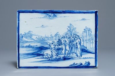 Une plaque rectangulaire en faïence de Delft bleu et blanc à sujet religieux, 18ème