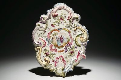 Une plaque Rococo en faïence, prob. Marseille, 1ère moitié du 19ème