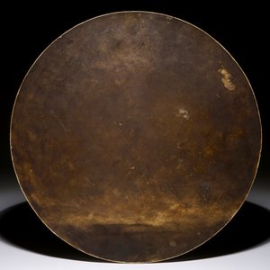 Une plaque ronde en porcelaine de Chine polychrome à décor d'un paysage, 19/20ème — photo 2