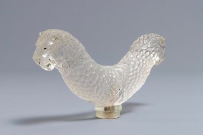 Une poignée en cristal de roche sculpté de style moghol, Inde, 19/20ème