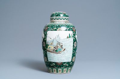 Une potiche couverte en biscuit émaillé vert, Chine, 19ème