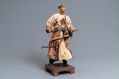 Une poupée d'archer Mandchou en bois et textile, Chine, 19ème