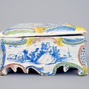 Une rare boîte à bijoux et son couvercle en faïence de Delft polychrome, 18ème — photo 3
