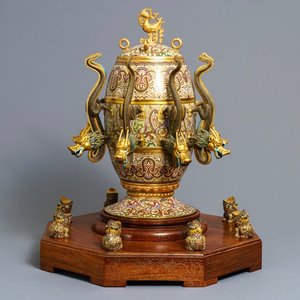 Une réplique du sismographe de Zhang Heng en émaux cloisonnés, Chine, 20ème — photo 1