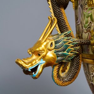 Une réplique du sismographe de Zhang Heng en émaux cloisonnés, Chine, 20ème — photo 4