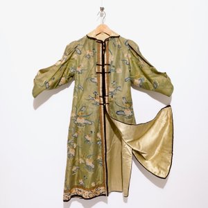 Une robe d'opéra en soie brodée, Chine, 19/20ème — photo 2
