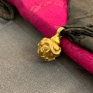 Une robe informelle Manchu en soie brodée à fond rose, 19ème — photo 21