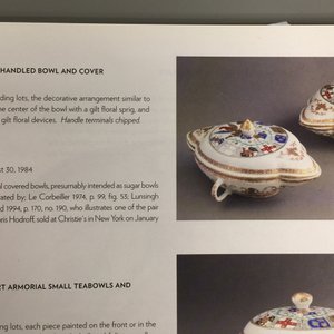 Une saucière avec couvercle aux armes de Van Reverhorst en porcelaine de Chine, Qianlong, vers 1745 — photo 10