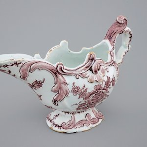 Une saucière en faïence de Delft manganèse, 18ème — photo 1