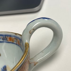 Une saucière en porcelaine de Chine de style Imari à décor 'Dames au Parasol', Qianlong — photo 14