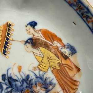 Une saucière en porcelaine de Chine de style Imari à décor 'Dames au Parasol', Qianlong — photo 18