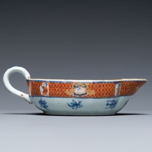 Une saucière en porcelaine de Chine de style Imari à décor 'Dames au Parasol', Qianlong — photo 5