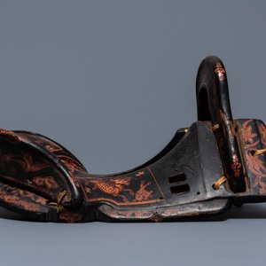 Une selle en bois laqué et peint, Japon, Edo/Meiji, 18/19ème — photo 4