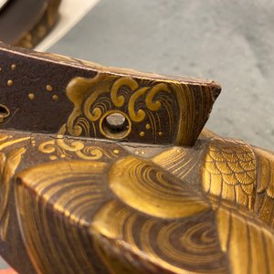 Une selle 'kura' et sa paire d'étriers 'abumi' en laque dorée, Japon, Muromachi, 16ème — photo 73
