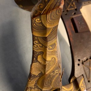 Une selle 'kura' et sa paire d'étriers 'abumi' en laque dorée, Japon, Muromachi, 16ème — photo 82