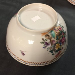 Une service à thé de 18 pièces en porcelaine de Chine famille rose, Qianlong — photo 12