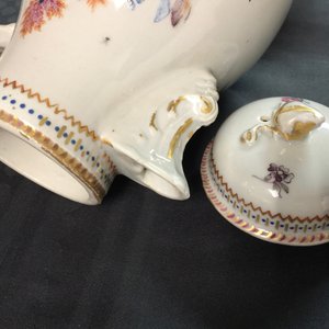 Une service à thé de 18 pièces en porcelaine de Chine famille rose, Qianlong — photo 8