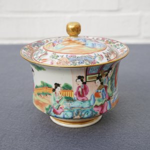 Une service à thé de 34 pièces en porcelaine de Chine famille rose de Canton, Daoguang — photo 6