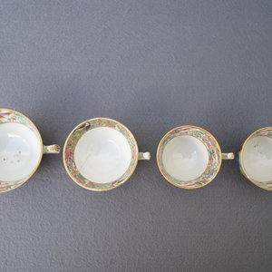 Une service à thé de 34 pièces en porcelaine de Chine famille rose de Canton, Daoguang — photo 9