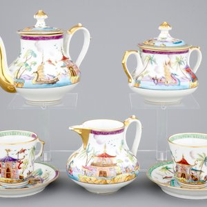Une service à thé (tête-à-tête) pour deux en porcelaine de Bayeux, 19ème — photo 1