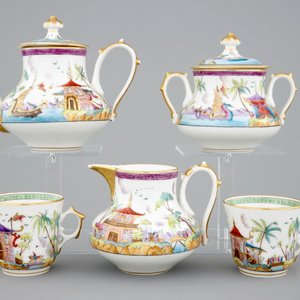 Une service à thé (tête-à-tête) pour deux en porcelaine de Bayeux, 19ème — photo 5
