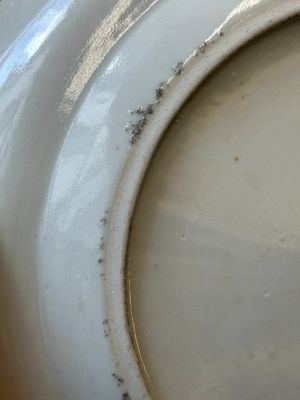 Une soupière couverte et une assiette en porcelaine de Chine famille rose de Canton, 19ème — photo 7