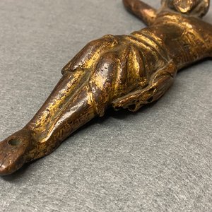 Une statue de Christ en bronze doré, France, 14ème — photo 10
