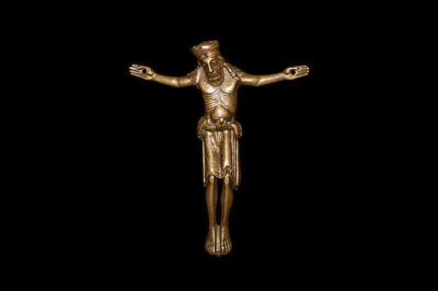 Une statue de Christ en bronze doré, Souabe, Allemagne, 12ème