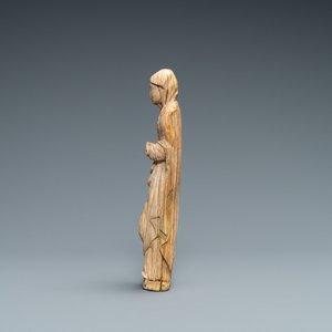 Une statue de la Vierge en ivoire sculpté, 2ème moitié du 16ème — photo 3